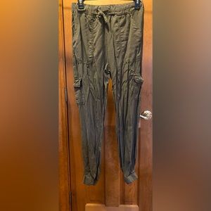 Super soft material that is a cargo jogger pant